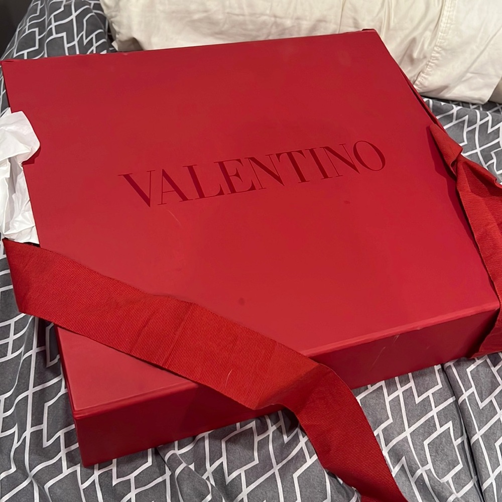 Valentino empty box